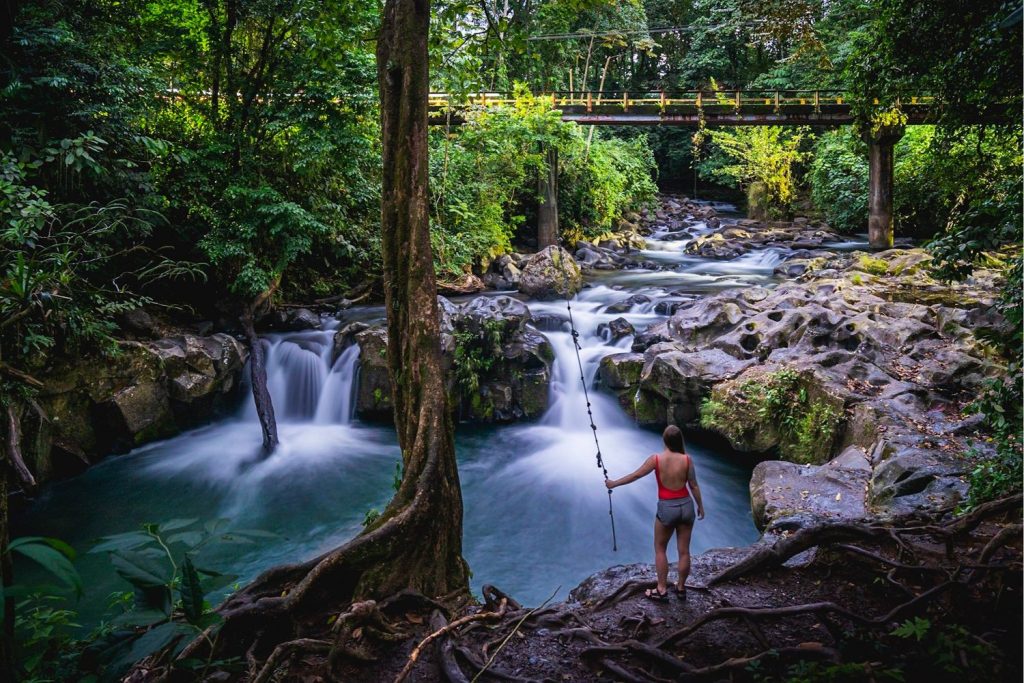 el-salto-rope-swing-el-salto-waterfall-rio-fortuna